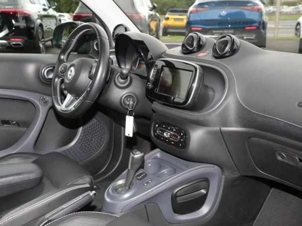 SMART fortwo cabrio Brabus Xclusive Leder Navi JBLSound SMART fortwo cabrio Brabus Xclusive Leder Navi JBLSound
