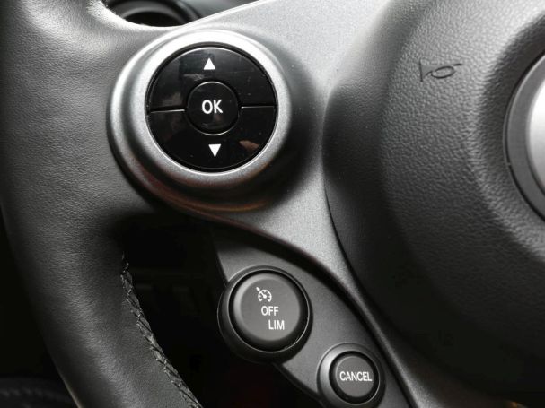 SMART EQ fortwo cabrio passion Plus-Paket 22kW SMART EQ fortwo cabrio passion Plus-Paket 22kW