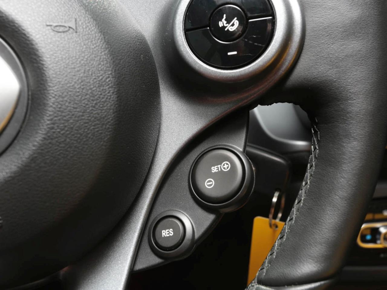 SMART EQ fortwo cabrio passion Plus-Paket 22kW