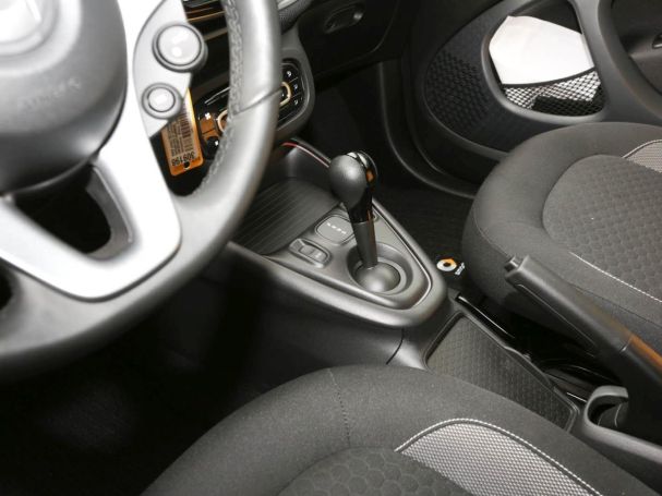 SMART EQ fortwo cabrio passion Plus-Paket 22kW SMART EQ fortwo cabrio passion Plus-Paket 22kW