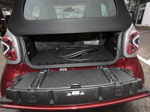 SMART EQ fortwo cabrio passion Plus-Paket 22kW SMART EQ fortwo cabrio passion Plus-Paket 22kW