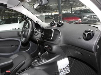 SMART EQ fortwo cabrio passion Plus-Paket 22kW