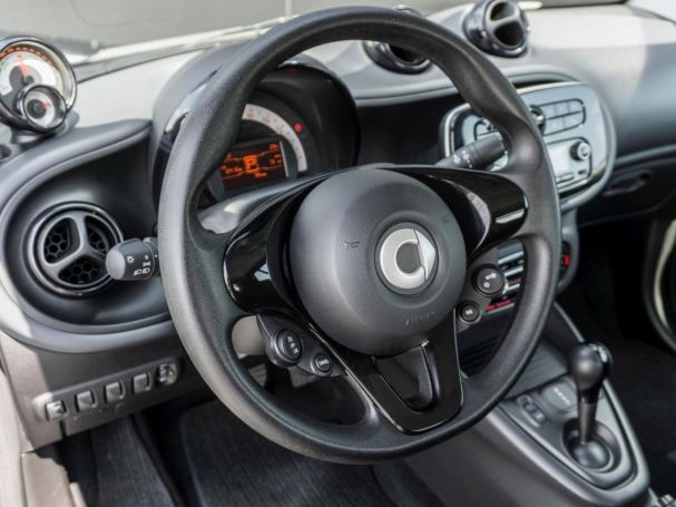 SMART EQ fortwo cabrio Cool & Audio Plus-Paket 22kW SMART EQ fortwo cabrio Cool & Audio Plus-Paket 22kW