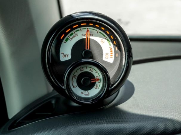 SMART EQ fortwo cabrio Cool & Audio Plus-Paket 22kW SMART EQ fortwo cabrio Cool & Audio Plus-Paket 22kW