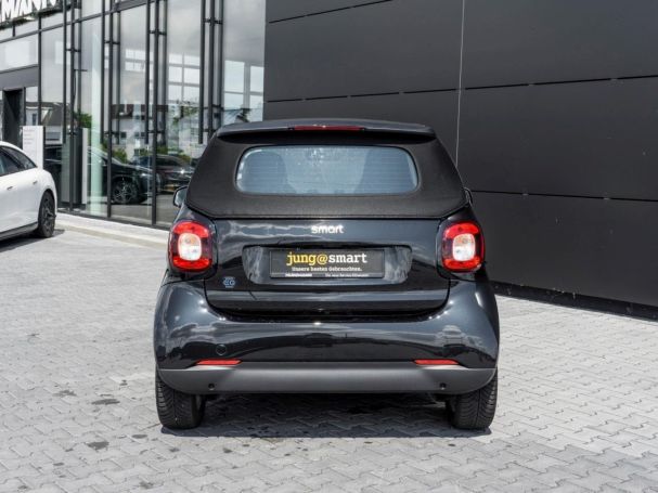 SMART EQ fortwo cabrio Cool & Audio Plus-Paket 22kW SMART EQ fortwo cabrio Cool & Audio Plus-Paket 22kW