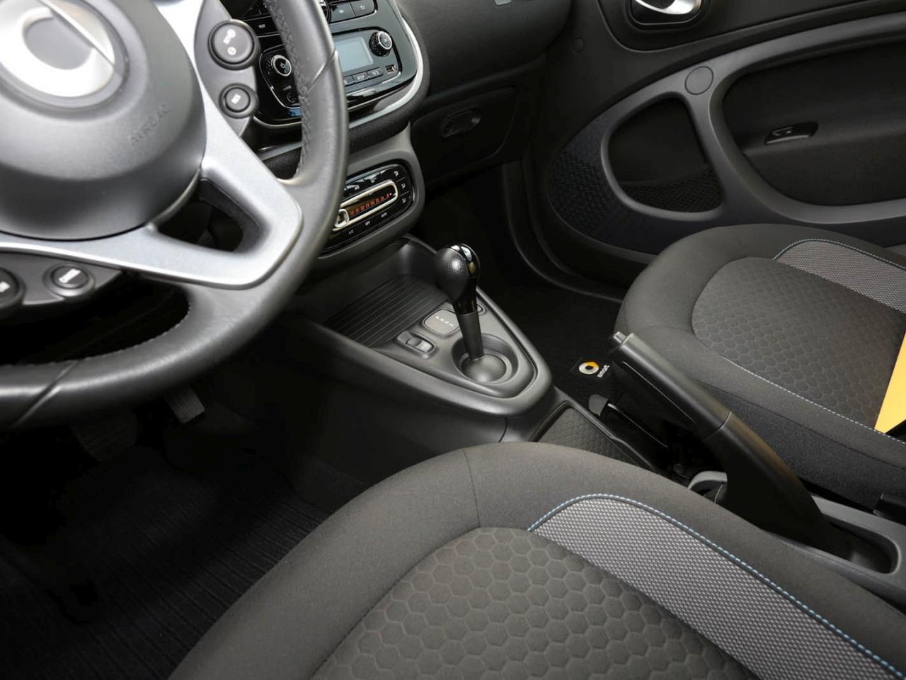 SMART EQ fortwo cabrio passion Plus-Paket 22kW-Lader