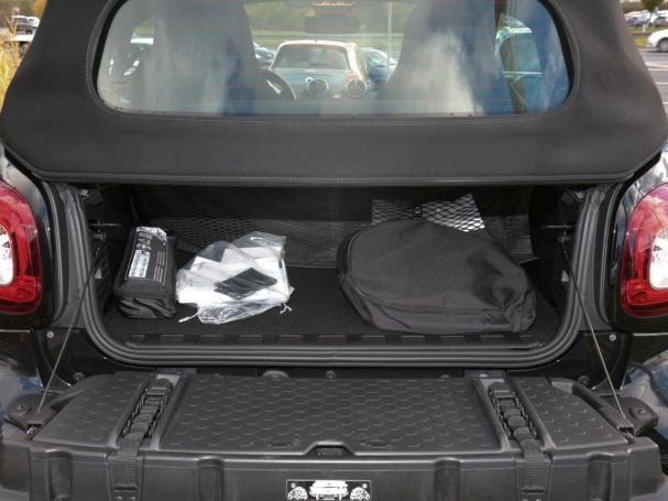 SMART EQ fortwo cabrio passion Plus-Paket 22kW-Lader SMART EQ fortwo cabrio passion Plus-Paket 22kW-Lader