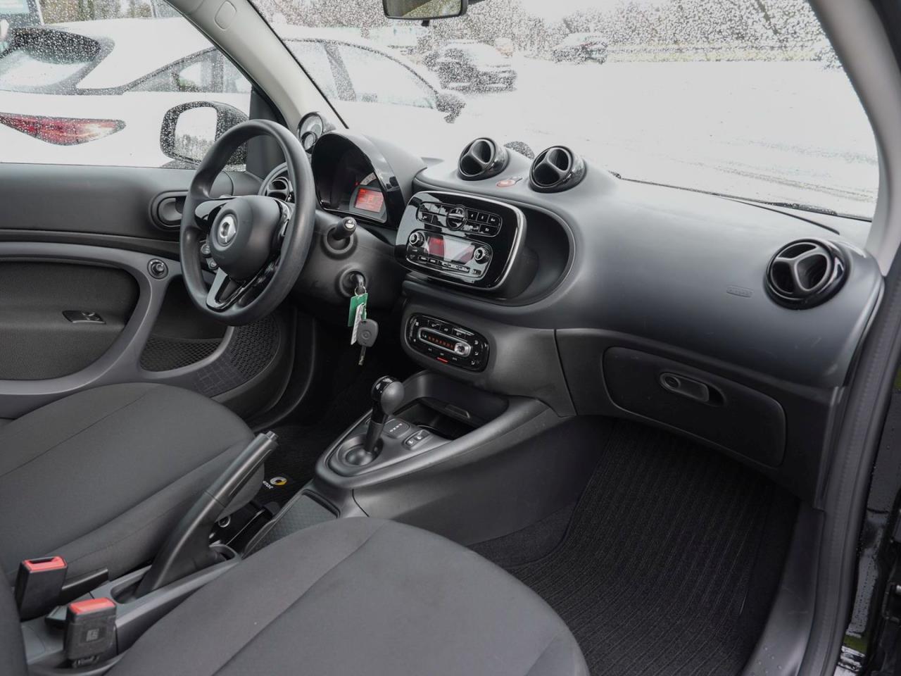 SMART EQ fortwo cabrio Plus-Paket Cool/Audio 22kW