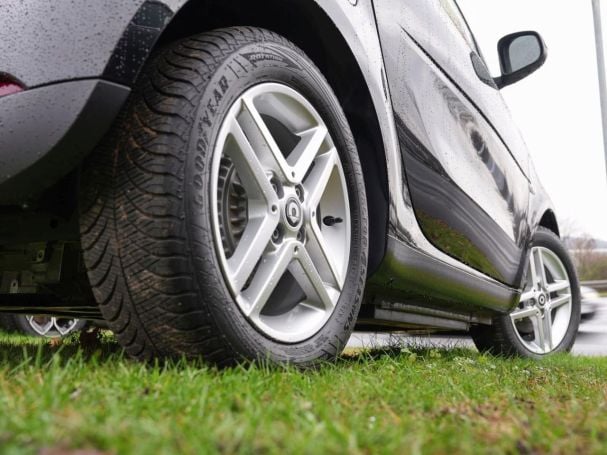 SMART EQ fortwo cabrio Plus-Paket Cool/Audio 22kW