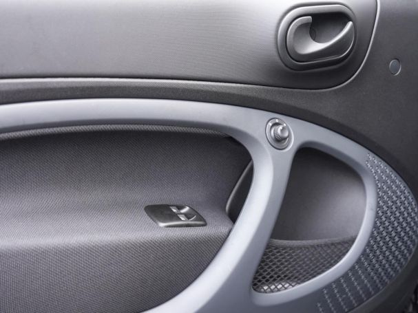 SMART EQ fortwo cabrio plus-Paket Cool&Audio 22Kw