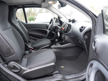 SMART EQ fortwo cabrio plus-Paket Cool&Audio 22kW