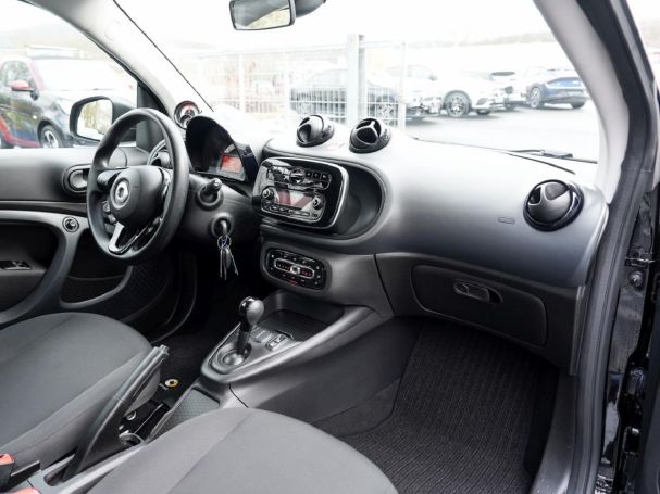 SMART EQ fortwo cabrio plus-Paket Cool&Audio 22kw