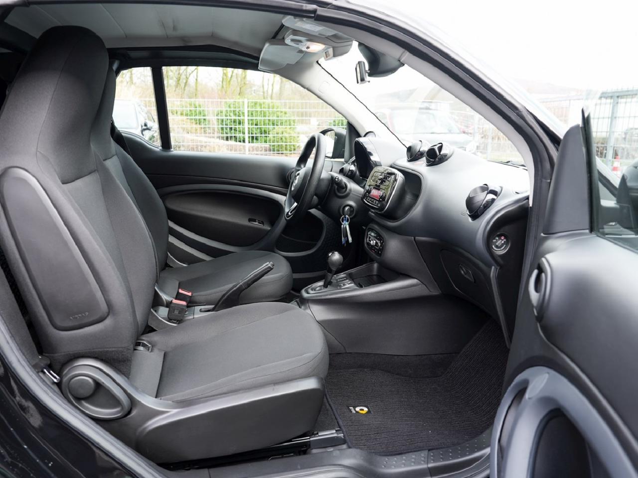 SMART EQ fortwo cabrio plus-Paket Cool&Audio 22kw