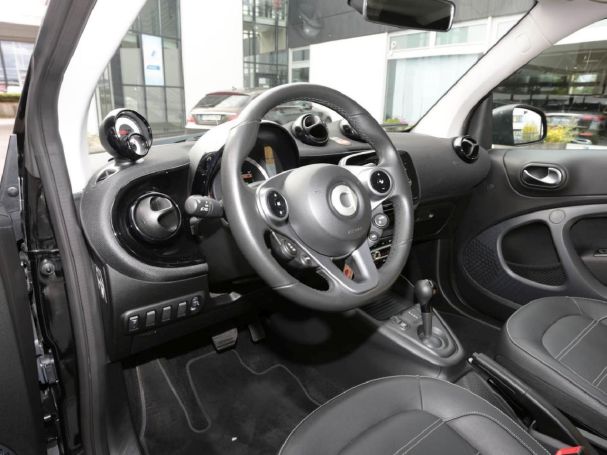 SMART EQ fortwo cabrio prime Plus-Paket Cool&Audio 22kw SMART EQ fortwo cabrio prime Plus-Paket Cool&Audio 22kw