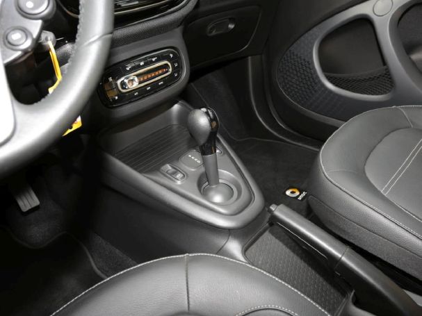 SMART EQ fortwo cabrio prime Plus-Paket Cool&Audio 22kw SMART EQ fortwo cabrio prime Plus-Paket Cool&Audio 22kw