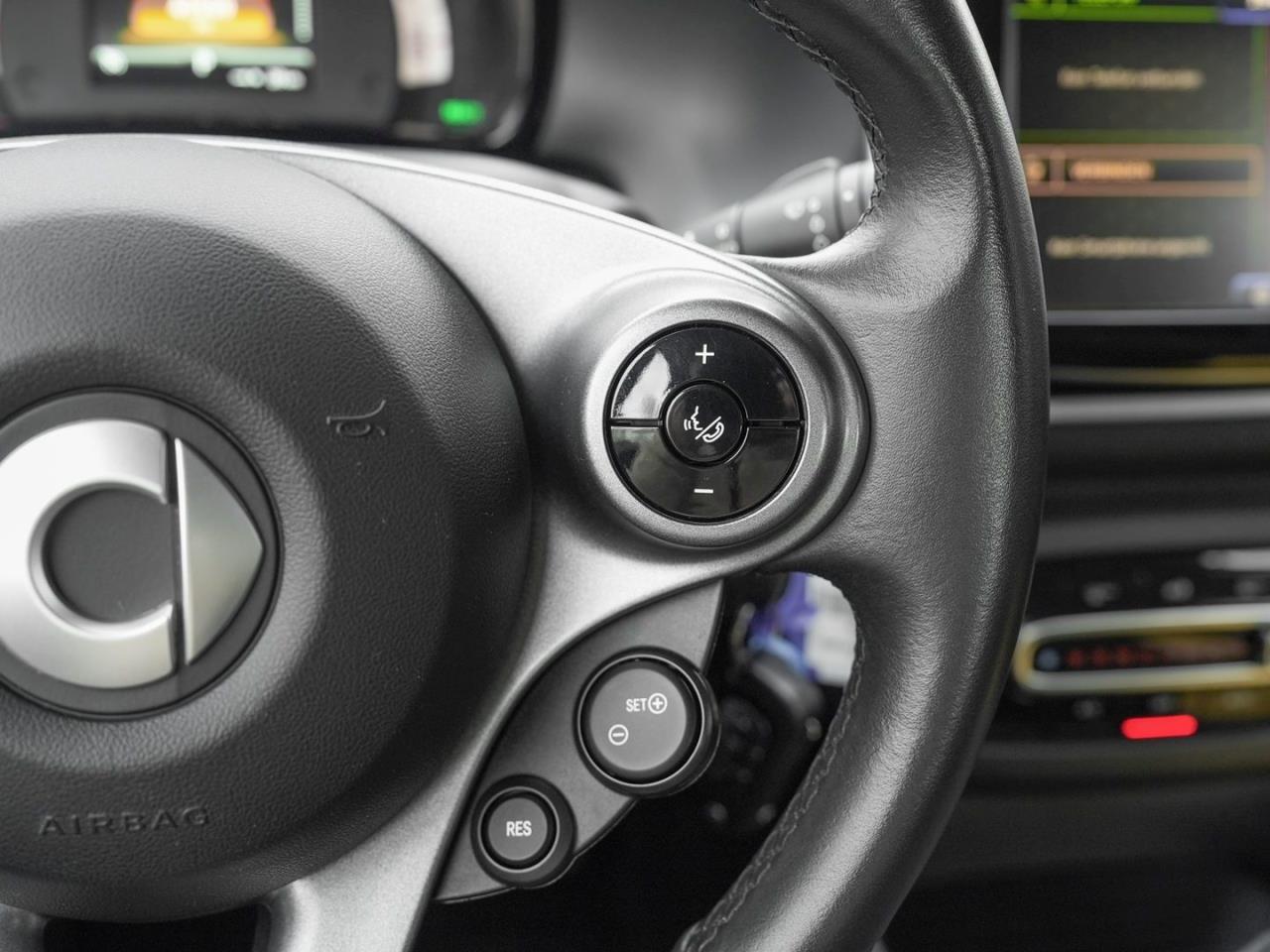 SMART EQ fortwo cabrio passion exclusive Paket 22kW