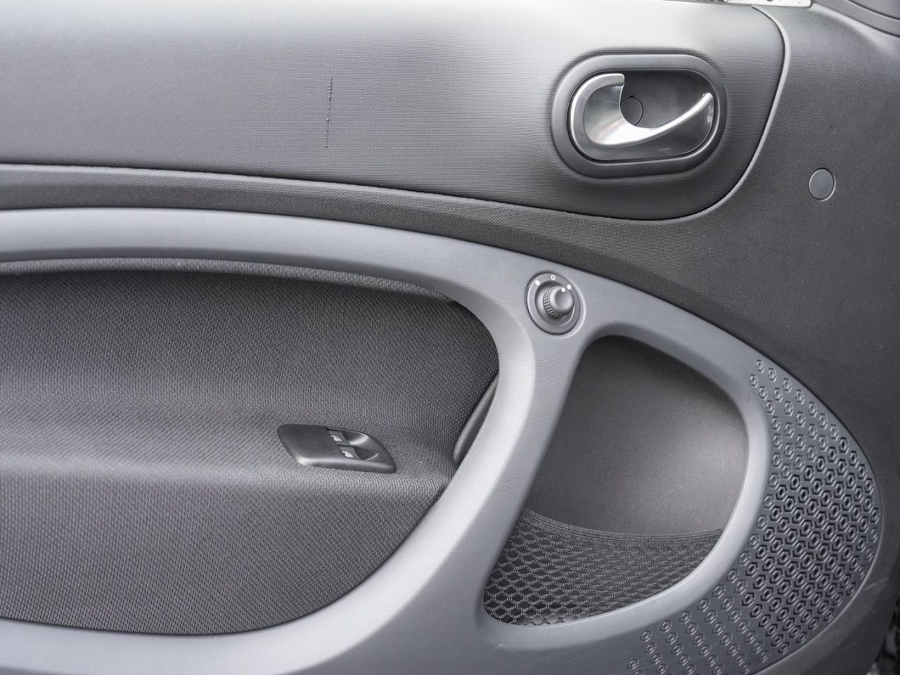 SMART EQ fortwo cabrio passion exclusive Paket 22kW