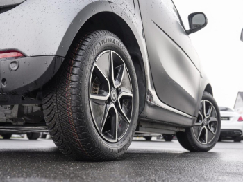 SMART EQ fortwo cabrio passion exclusive Paket 22kW