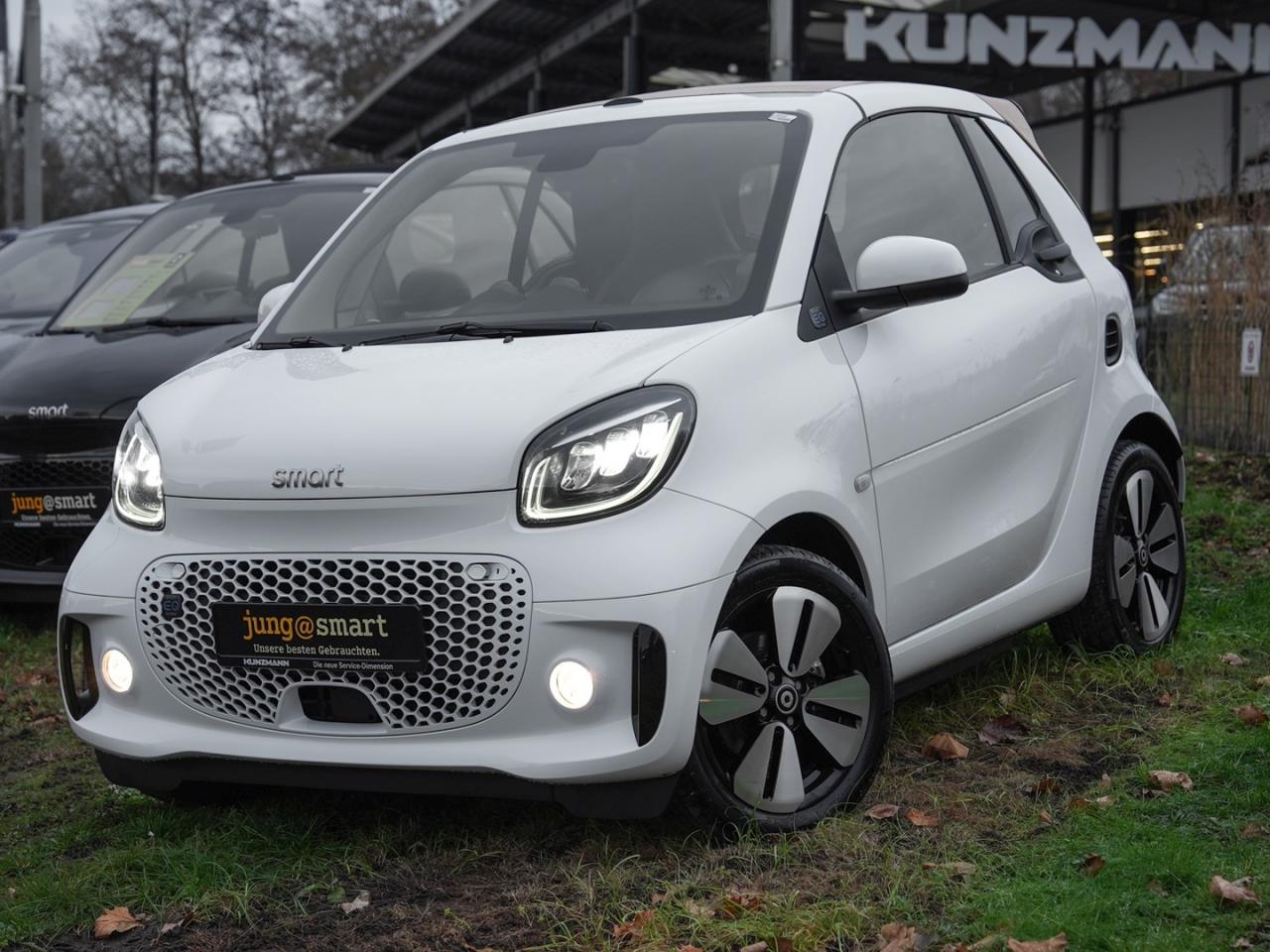 smart fortwo EQ fortwo cabrio Cabrio / Roadster weiss