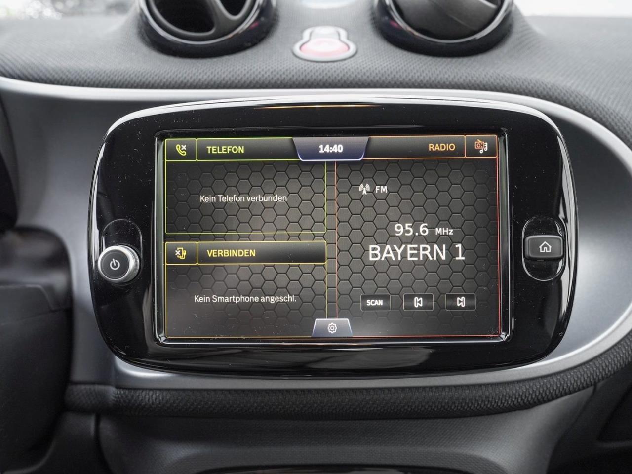 SMART EQ fortwo Plus Paket Advanced Paket SHZ 22kW