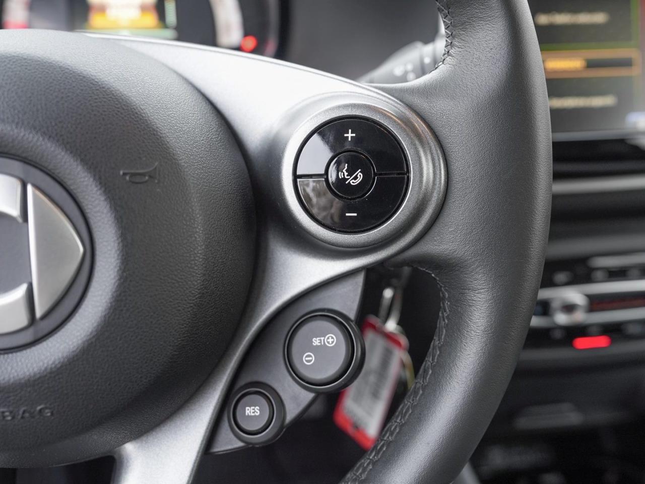 SMART EQ fortwo Plus Paket Advanced Paket SHZ 22kW