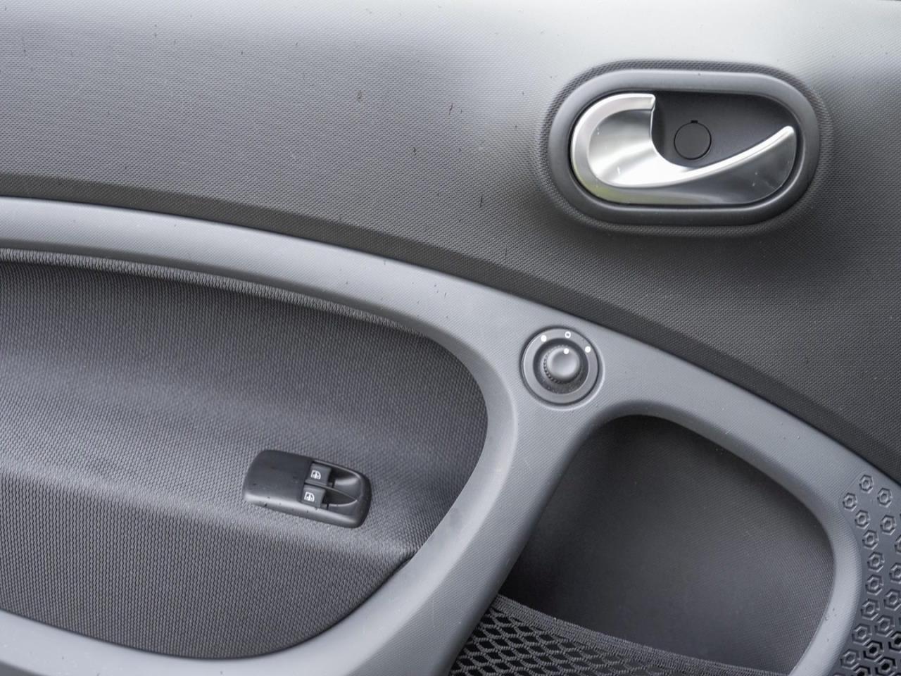 SMART EQ fortwo Plus Paket Advanced Paket SHZ 22kW