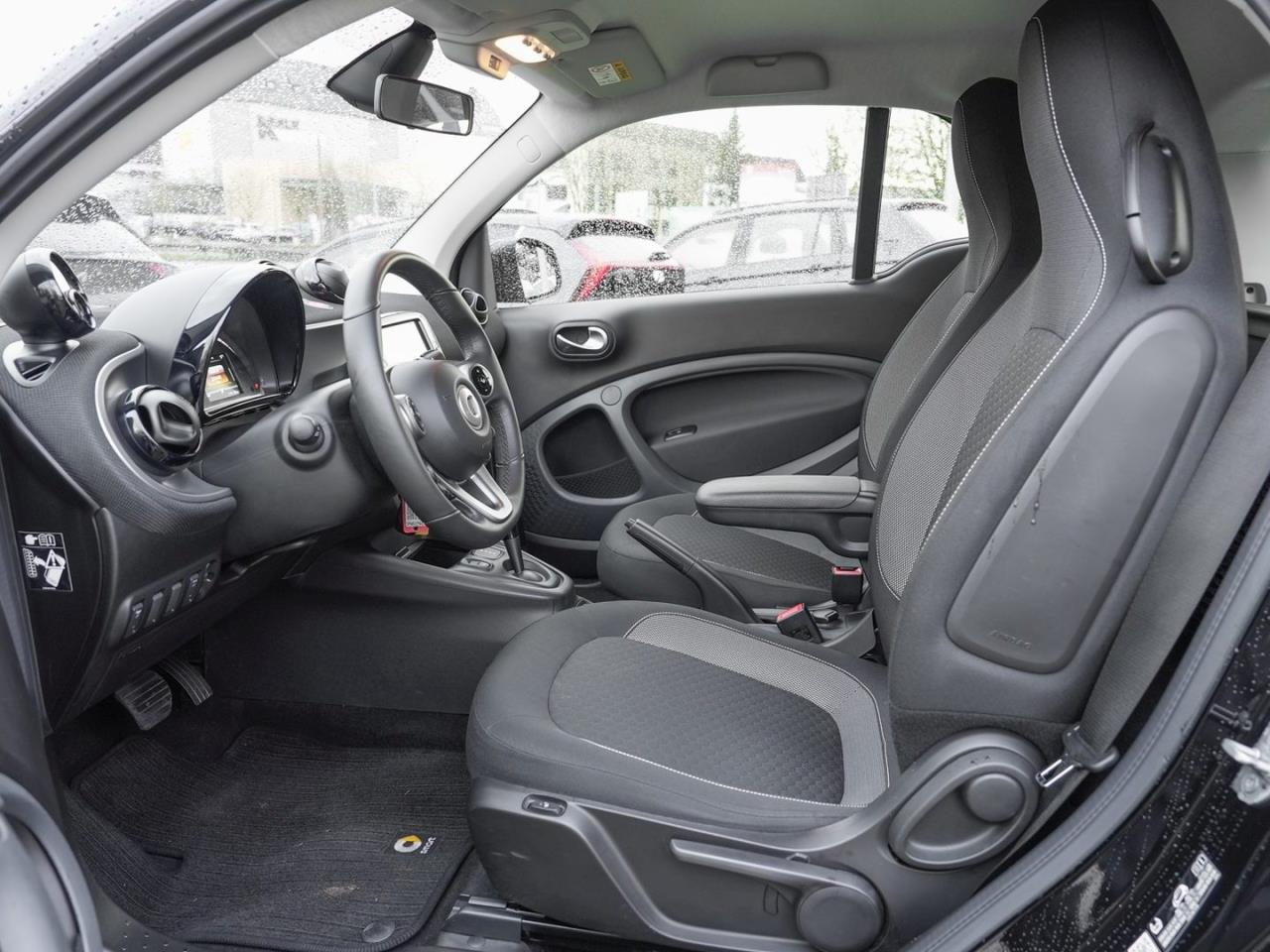 SMART EQ fortwo Plus Paket Advanced Paket SHZ 22kW