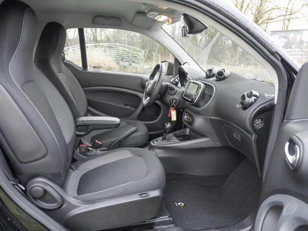 SMART EQ fortwo Plus Paket Advanced Paket SHZ 22kW