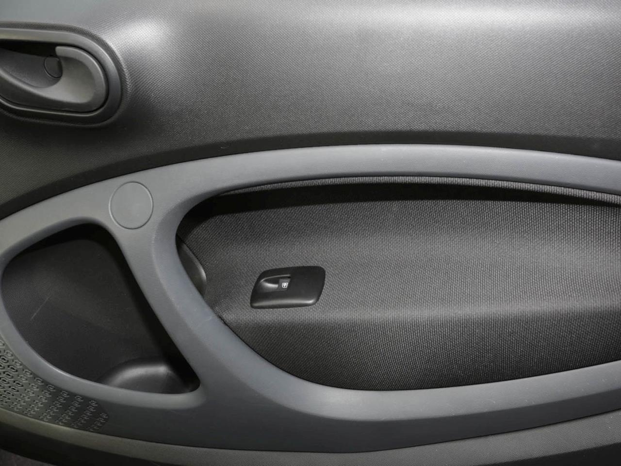 SMART EQ fortwo plus-Paket Cool&Audio Volldach