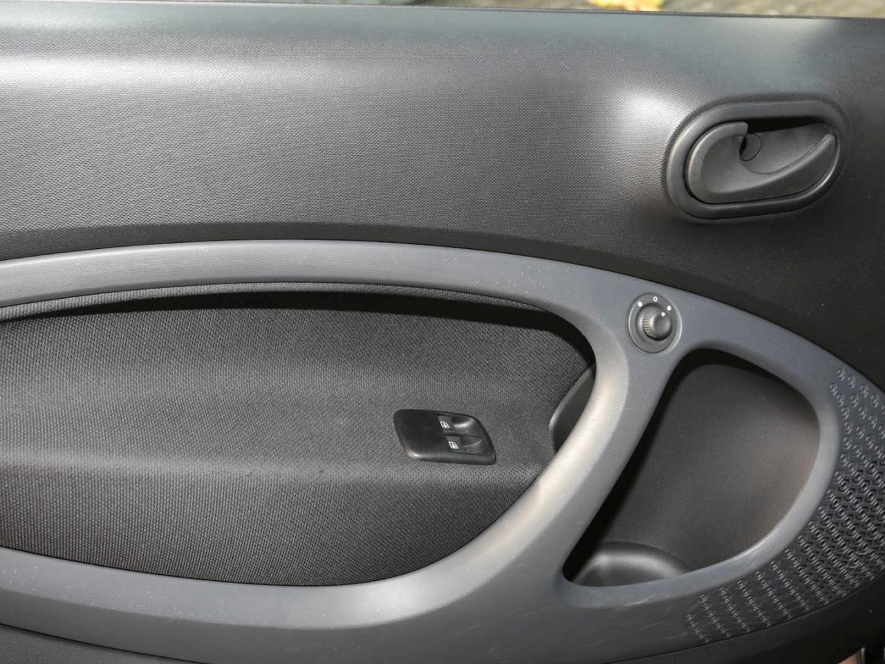 SMART EQ fortwo plus-Paket Cool&Audio Volldach