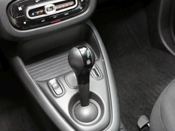 SMART EQ fortwo 22 kW PlusPaket Sitzhzg LM Klimaautom.