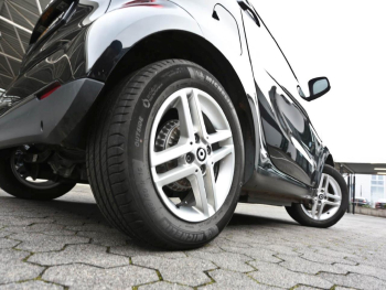 SMART EQ fortwo 22 kW PlusPaket Sitzhzg LM Klimaautom.