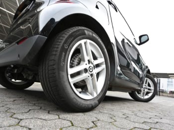 SMART EQ fortwo 22 kW PlusPaket Sitzhzg LM Klimaautom.