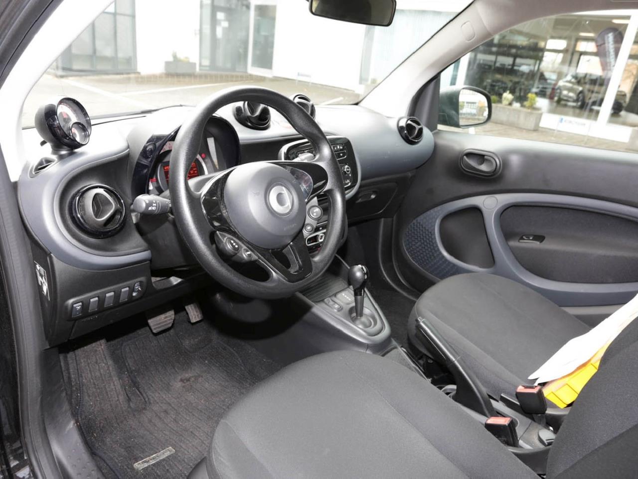 SMART EQ fortwo 22 kW PlusPaket Sitzhzg LM Klimaautom.