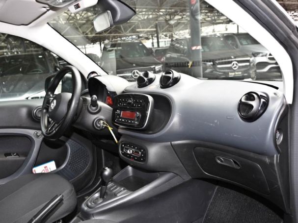 SMART EQ fortwo 22 kW PlusPaket Sitzhzg LM Klimaautom.