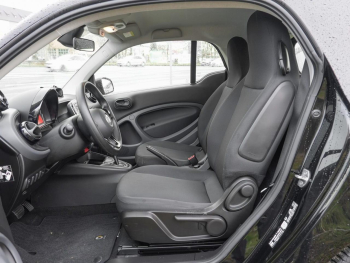 SMART EQ fortwo plus-Paket Cool&Audio Volldach 22kW