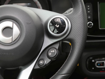SMART EQ fortwo pulse Plus-Paket Panorama LED SHZ