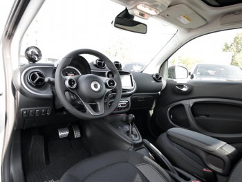 SMART smart EQ fortwo Exclusive Navi LED Panoramadach