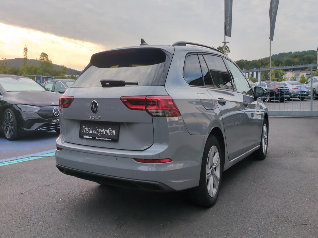VW Golf VIII 1.5 TSI Life  ACC Kamera HarmanKardon VW Golf VIII 1.5 TSI Life  ACC Kamera HarmanKardon