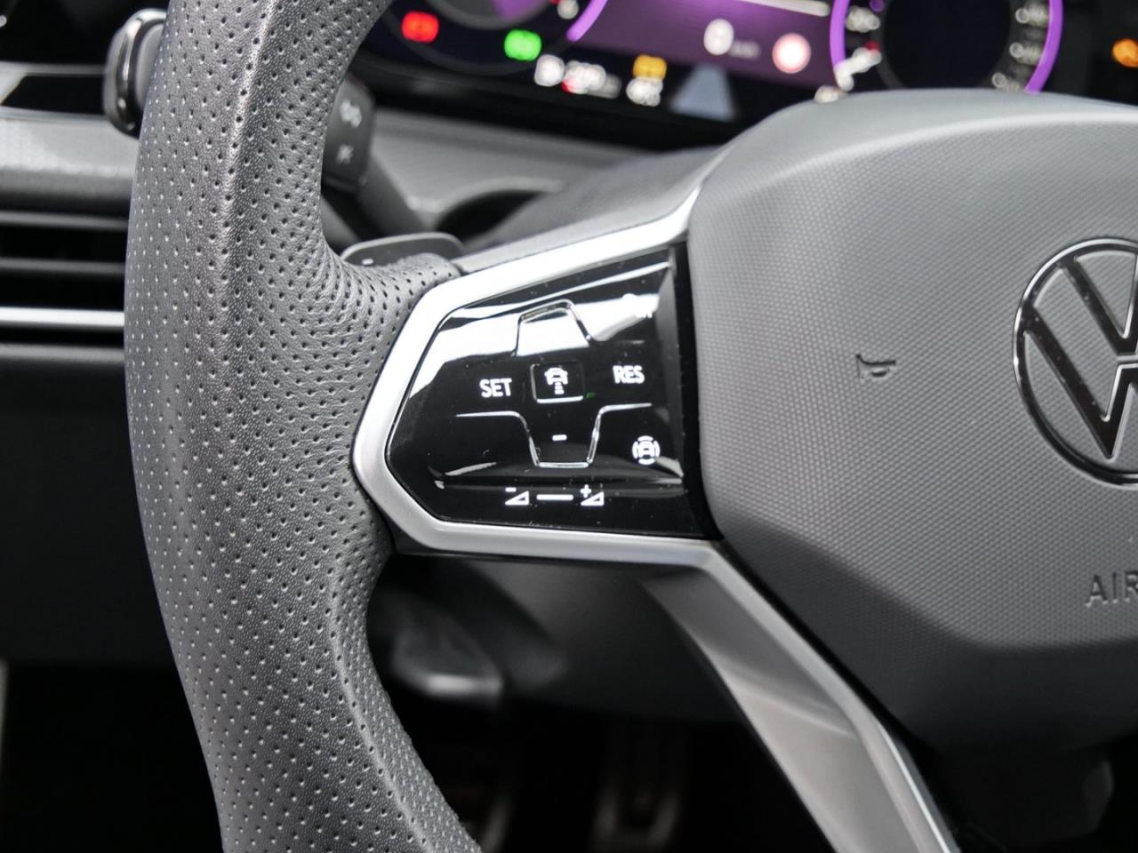 VW Golf VIII 2.0 TDI GTD  Navi Kamera AHK Memory