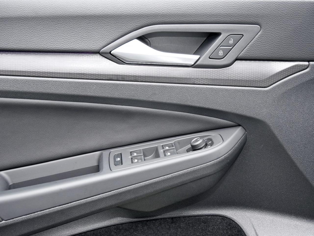 VW Golf VIII 2.0 TDI GTD  Navi Kamera AHK Memory