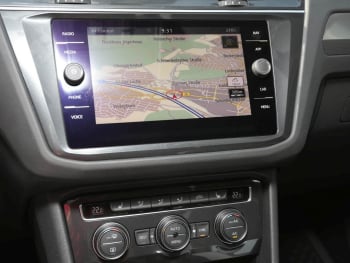 VW Tiguan 2.0 TSI OFFROAD 4Mot.  Navi ACC HUD