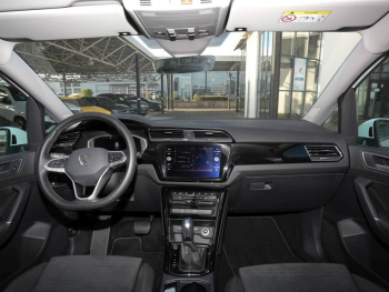 VW Touran 1.5 TSI Highline Navi ACC Massage-Sitze