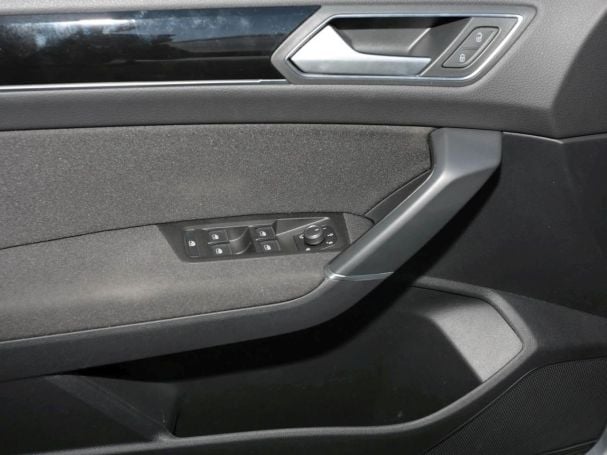 VW Touran 1.5 TSI Highline Navi ACC Massage-Sitze VW Touran 1.5 TSI Highline Navi ACC Massage-Sitze
