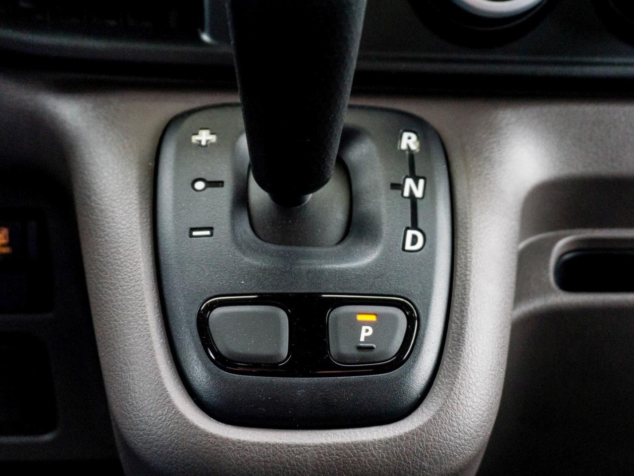 FUSO eCanter 4C15e 3 Seitenkipper DAB+ Apple Carplay