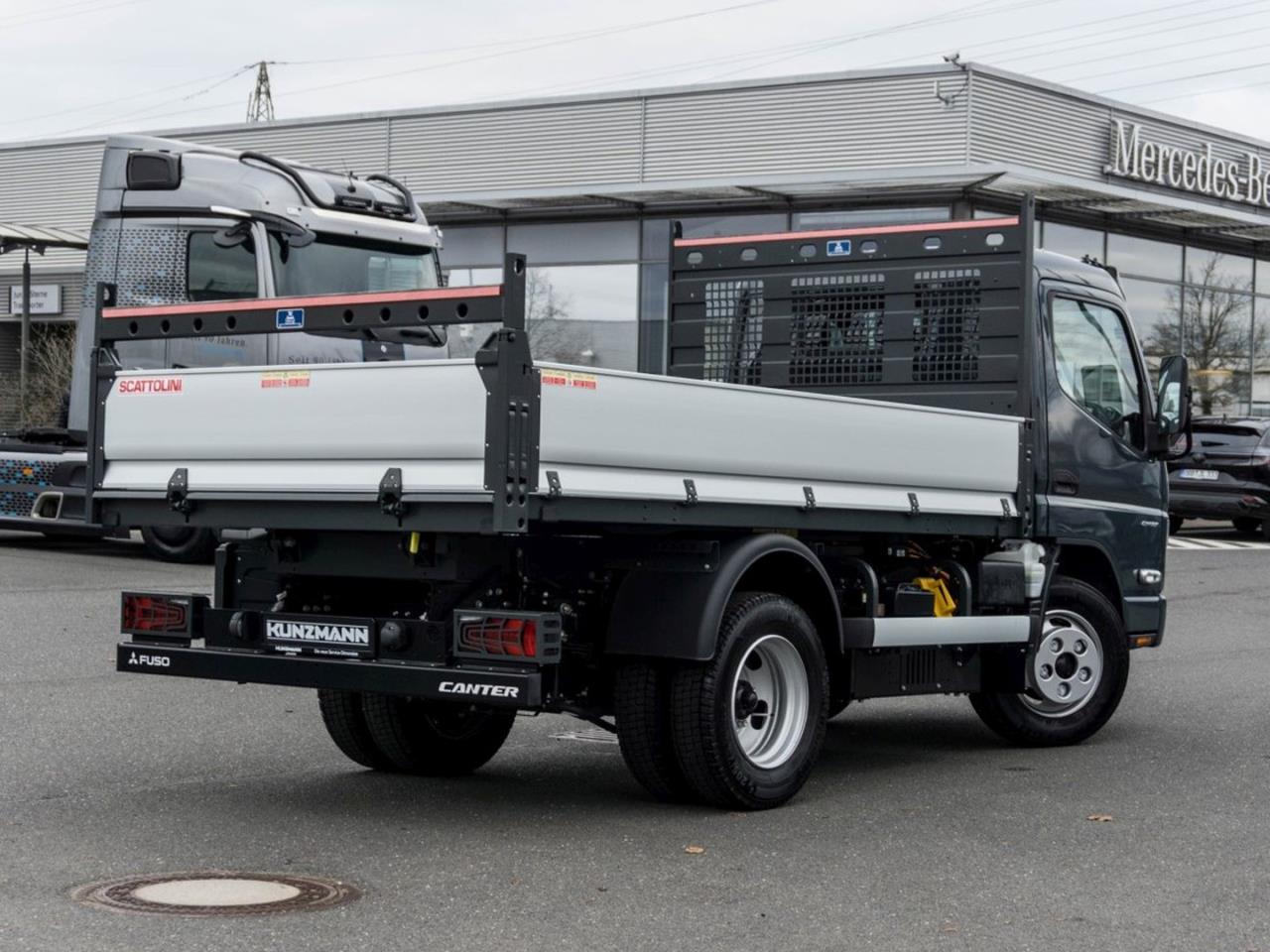 FUSO eCanter 4S15e Hinterkipper DAB+ Apple CarPlay