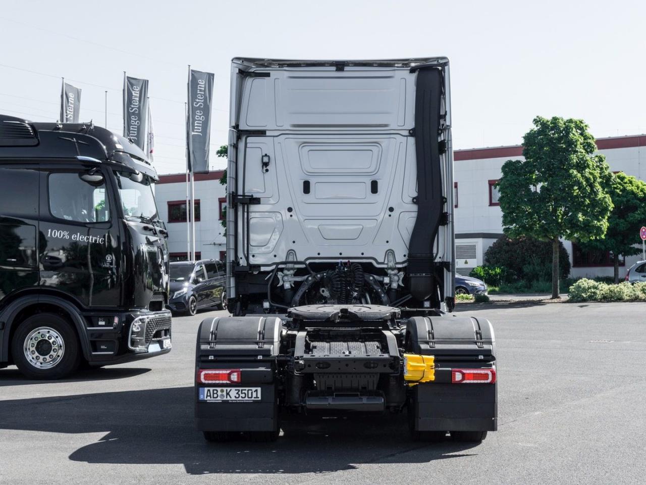 Mercedes-Benz Actros 1848 LS Giga Leder SANI tower TruckLocker