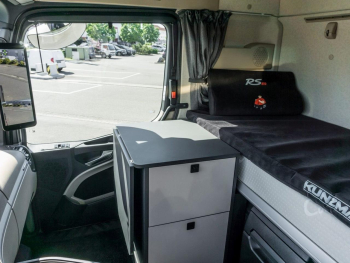 Mercedes-Benz Actros 1848 LS Giga Leder SANI tower TruckLocker