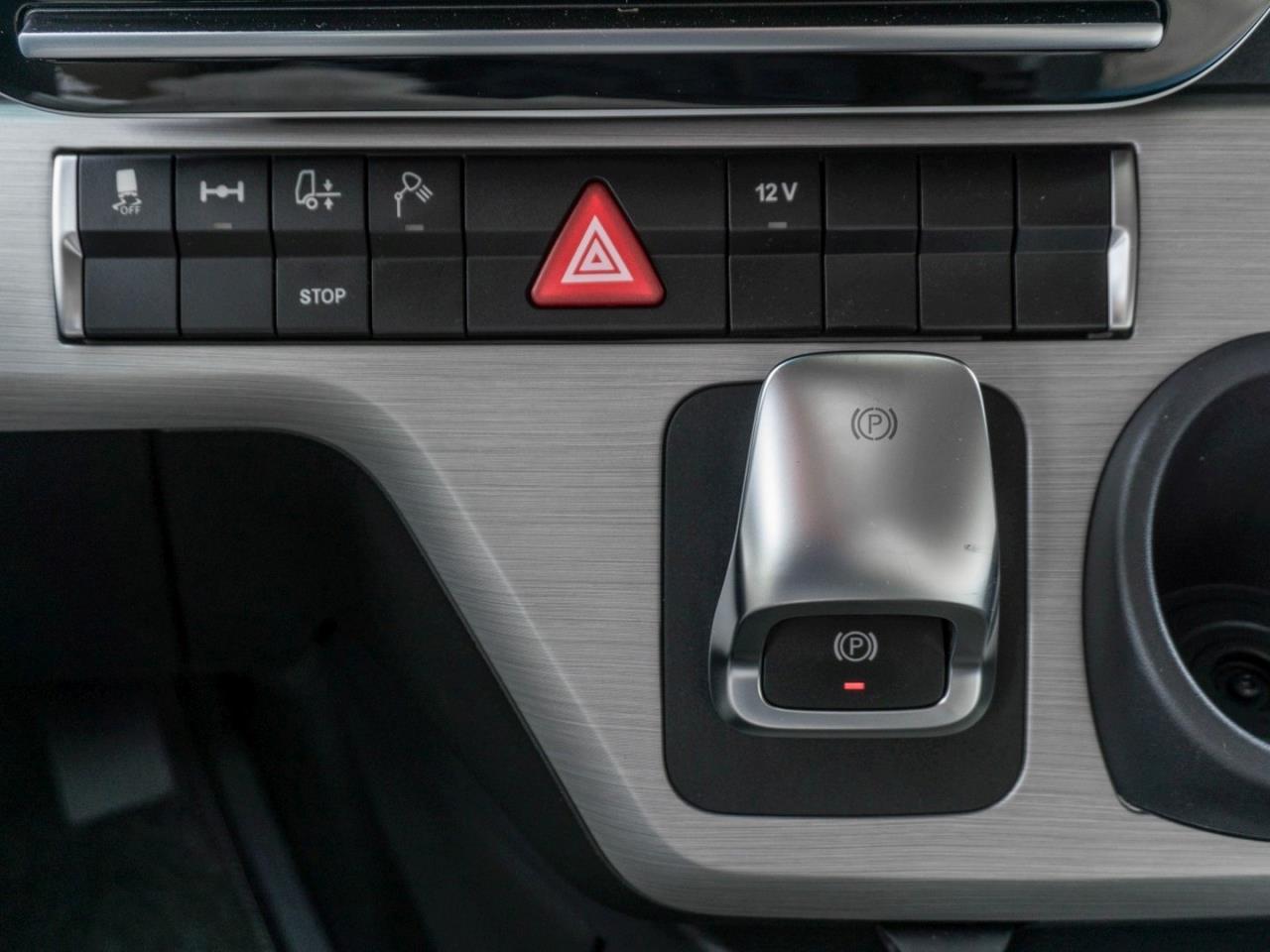 Mercedes-Benz Actros 1848 LS G291 Standklima Lampenbügel