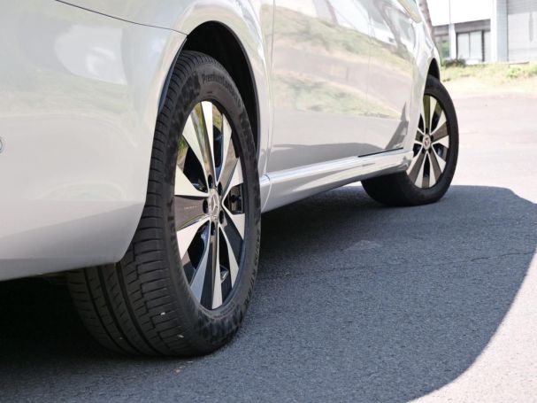 Mercedes-Benz EQV 300 lang Navi+ Kamera Totwinkel Spiegel-P